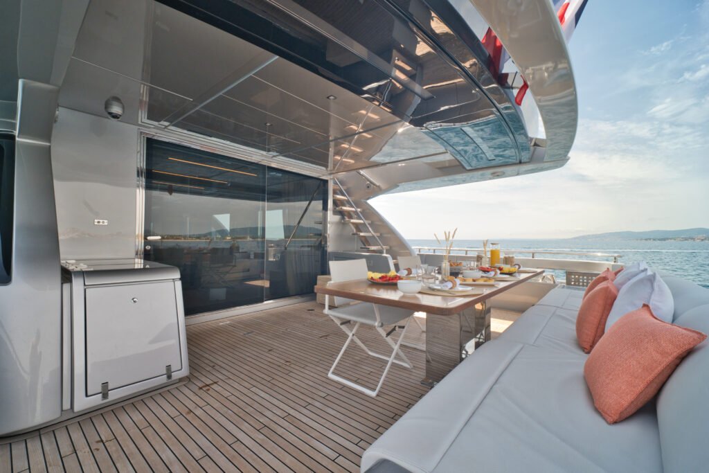 Basilic — riva 100 corsaro 2021: lo yacht italiano per eccellenza, disponibile per noleggio e vendita - noleggio e intermediazione yacht internazionale xxiii
