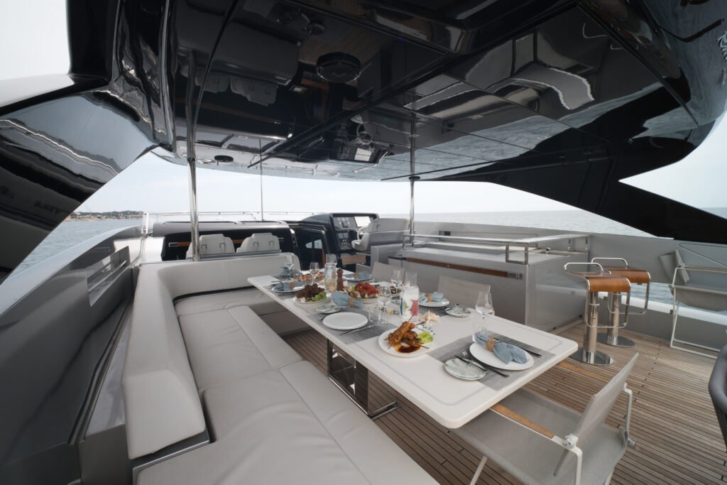 Basilic — riva 100 corsaro 2021: lo yacht italiano per eccellenza, disponibile per noleggio e vendita - noleggio e intermediazione yacht internazionale xxiii